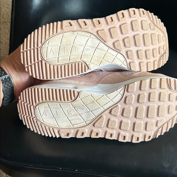 Nike Air Max Women's Blush Sneakers Sz 8 - Picture 4 of 7